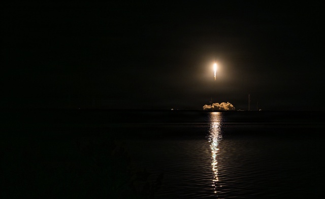 Starlink 10-51 mission launches from KSC