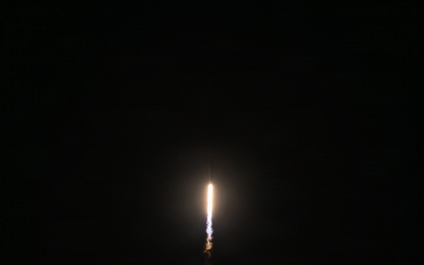Starlink 6-81 mission launches from CCSFS