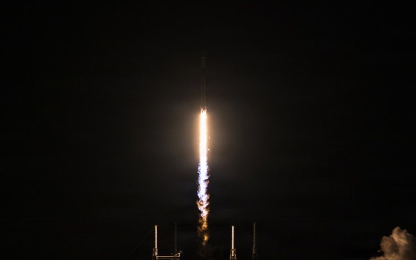 Starlink 6-81 mission launches from CCSFS