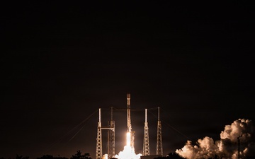 Starlink 6-81 mission launches from CCSFS