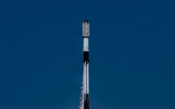 Starlink 10-17 mission launches from CCSFS