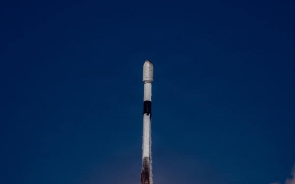 Starlink 10-17 mission launches from CCSFS