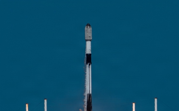 Starlink 10-17 mission launches from CCSFS
