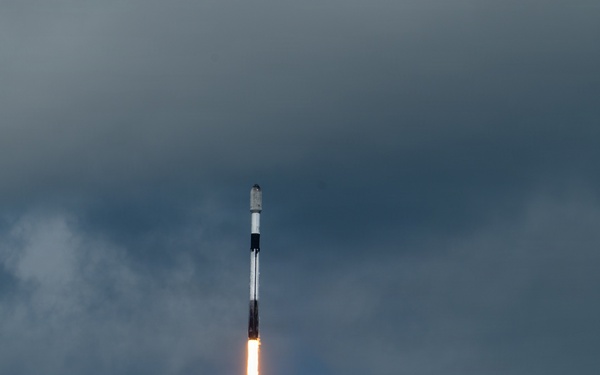 Starlink 10-17 mission launches from CCSFS