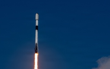 Starlink 10-17 mission launches from CCSFS