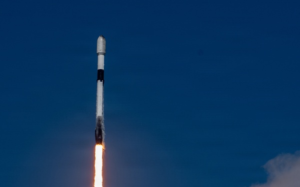 Starlink 10-17 mission launches from CCSFS