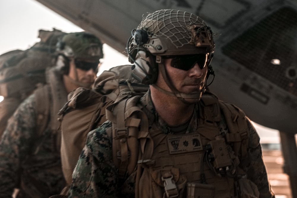 BLT 3/5 leadership arrives to USS Portland