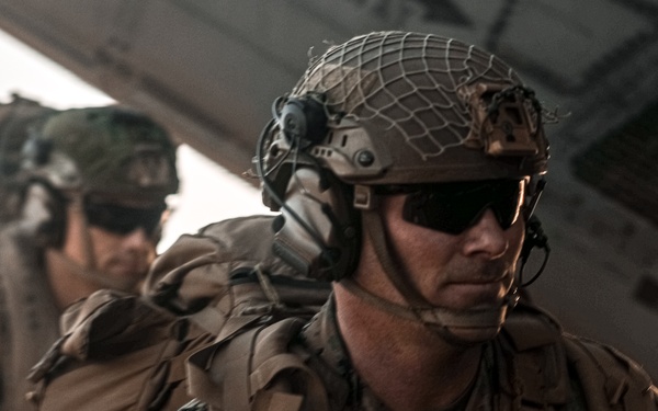 BLT 3/5 leadership arrives to USS Portland