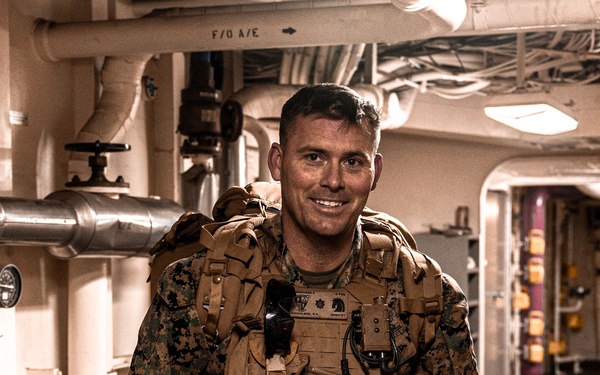 BLT 3/5 leadership arrives to USS Portland