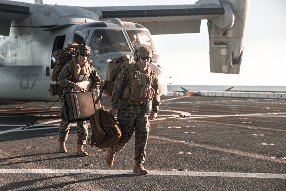 BLT 3/5 leadership arrives to USS Portland