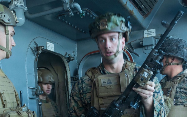 11th MEU Marines, Sailors Conduct Defense of the Amphibious Task Force Drill