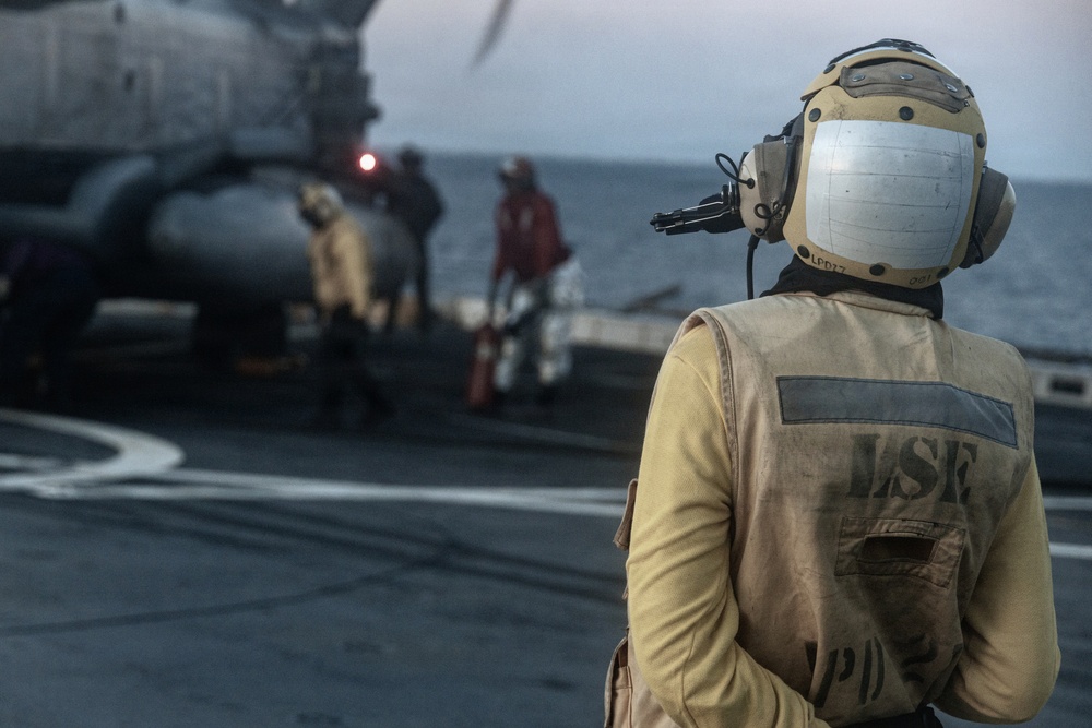 11th MEU Marines and Sailors conduct deck landing qualifications aboard USS Portland