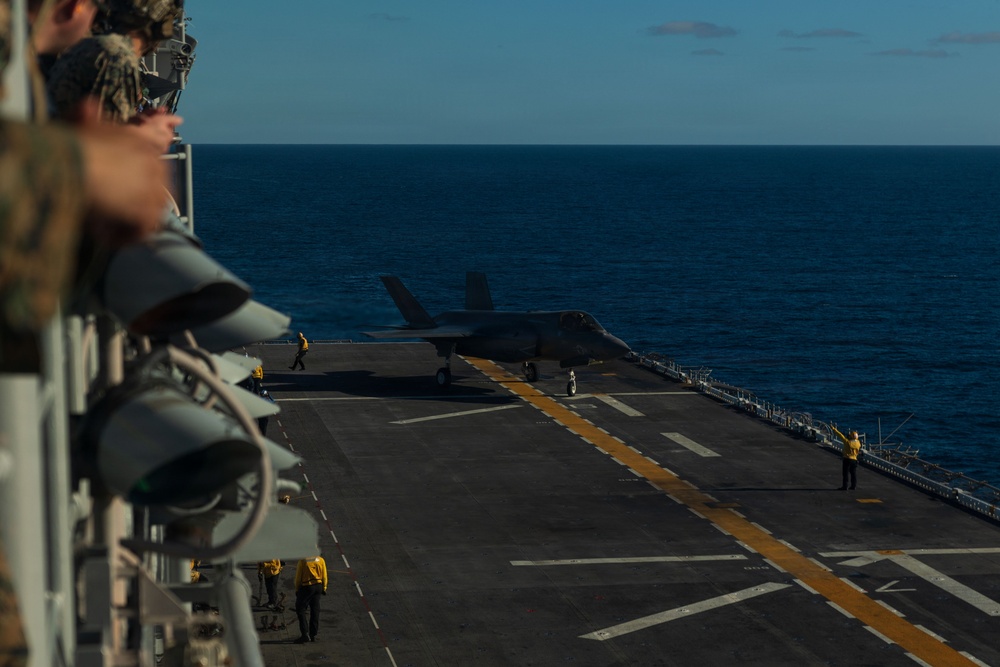 11th MEU Marines, Sailors Conduct F-35B Deck Landing Qualifications