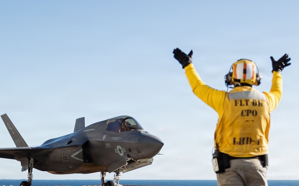 11th MEU Marines, Sailors Conduct F-35B Deck Landing Qualifications