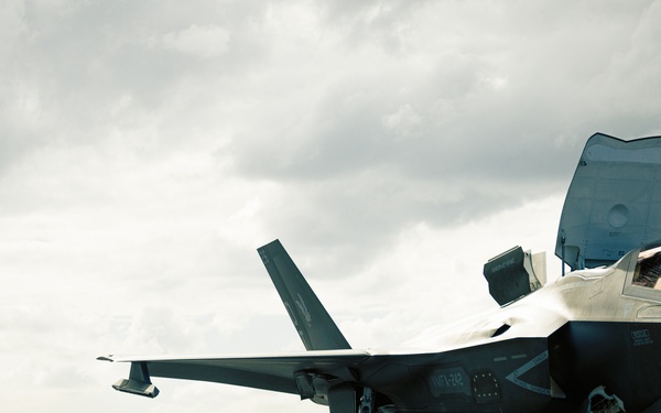 31st MEU | Flight Operations Aboard USS Tripoli
