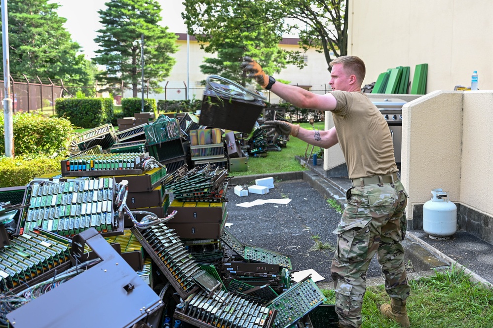 934th Communications Squadron Deconstruction Of The MSL-100