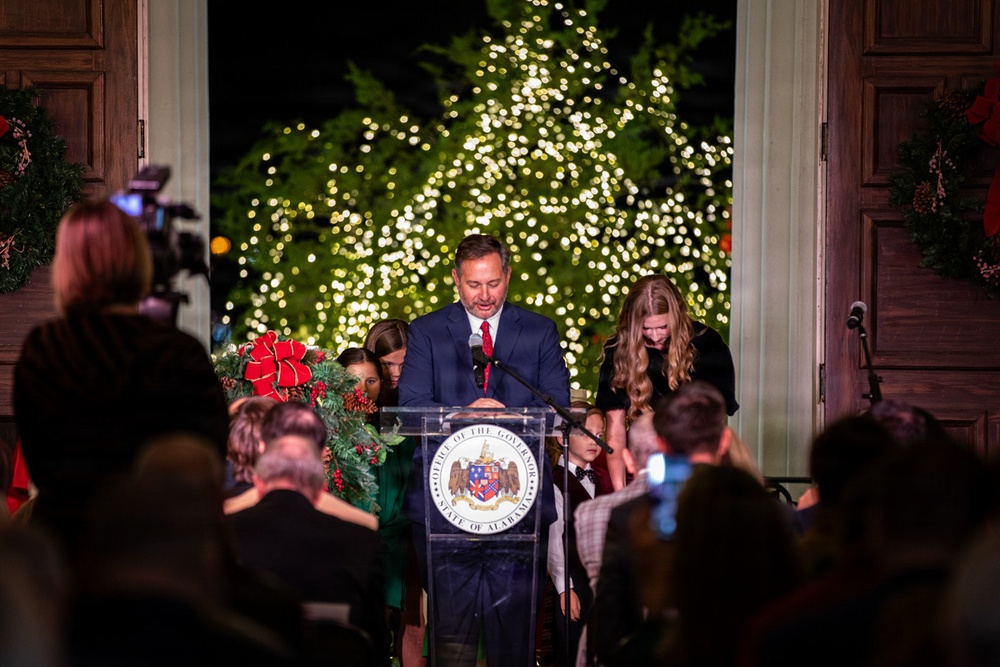 151st Army Band brings Christmas carols to Alabama’s 2025 state Christmas tree lighting ceremony