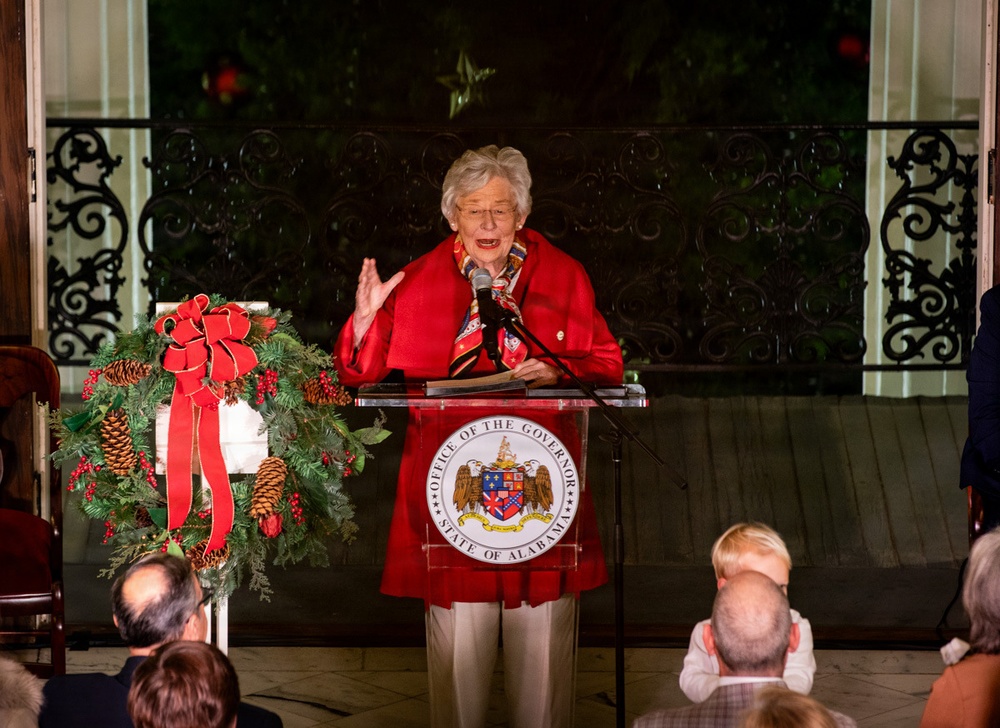 151st Army Band brings Christmas carols to Alabama’s 2025 state Christmas tree lighting ceremony