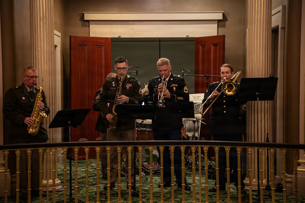 151st Army Band brings Christmas carols to Alabama’s 2025 state Christmas tree lighting ceremony