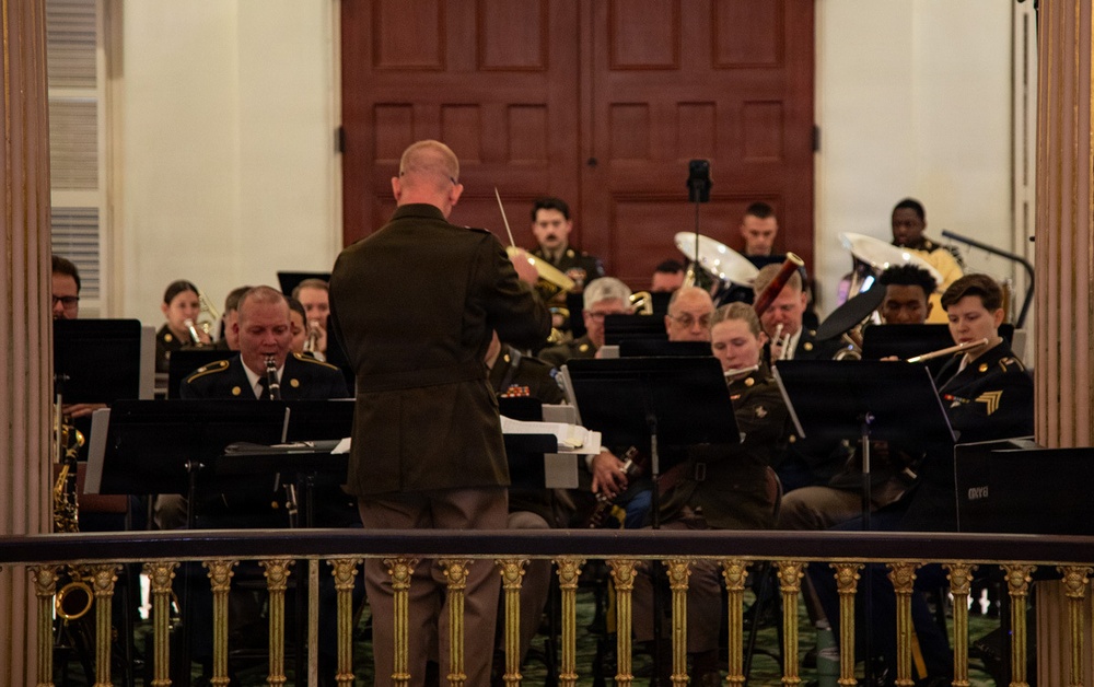 151st Army Band brings Christmas carols to Alabama’s 2025 state Christmas tree lighting ceremony