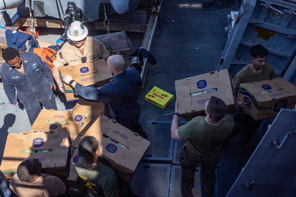 22nd MEU(SOC) | USS Fort Lauderdale Conducts Replenishment at Sea