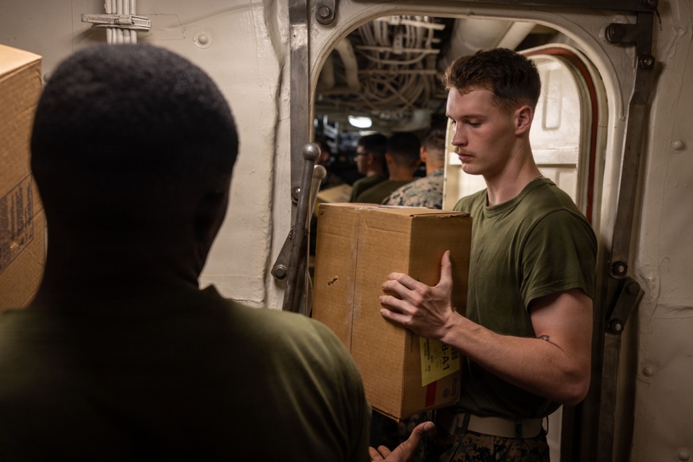 22nd MEU(SOC) | USS Fort Lauderdale Conducts Replenishment at Sea