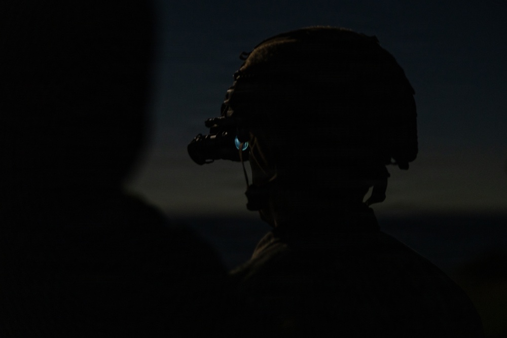 1st Recon Bn. conduct amphibious insert during Steel Knight 25