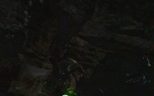 1st Recon Bn. conduct amphibious insert during Steel Knight 25