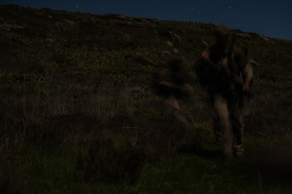 1st Recon Bn. conduct amphibious insert during Steel Knight 25