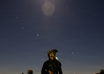 1st Recon Bn. conducts amphibious insert during Steel Knight 25
