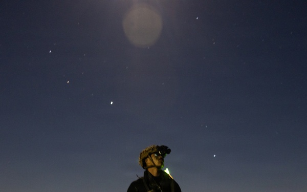 1st Recon Bn. conducts amphibious insert during Steel Knight 25