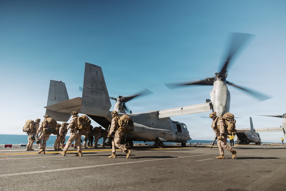 11th MEU Marines, Sailors Depart for Operations Ashore
