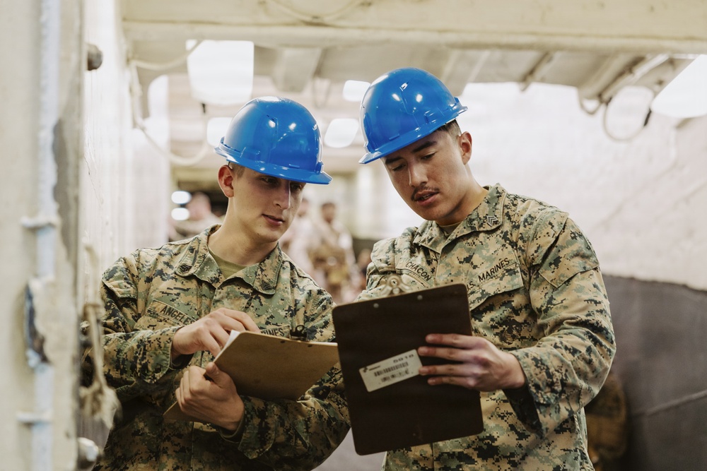 11th MEU Marines, Sailors Depart for Operations Ashore