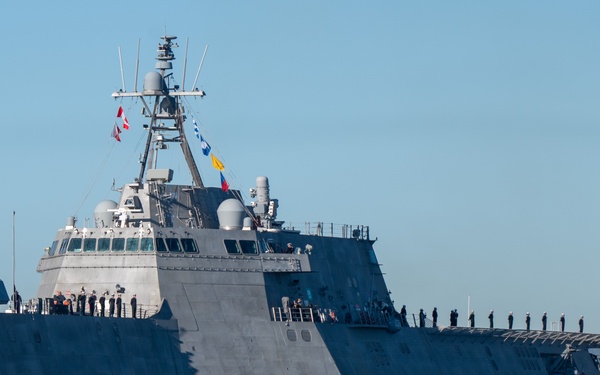 USS Pierre arrives at its new homeport
