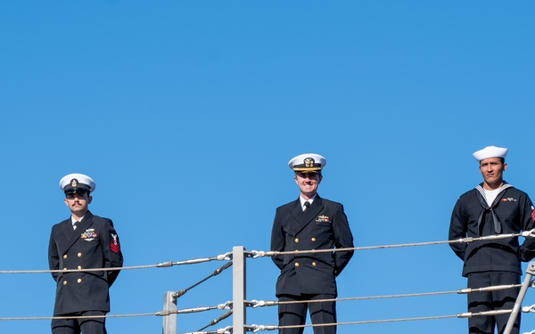 USS Pierre arrives at its new homeport