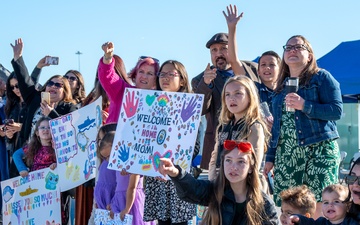 USS Pierre arrives at its new homeport