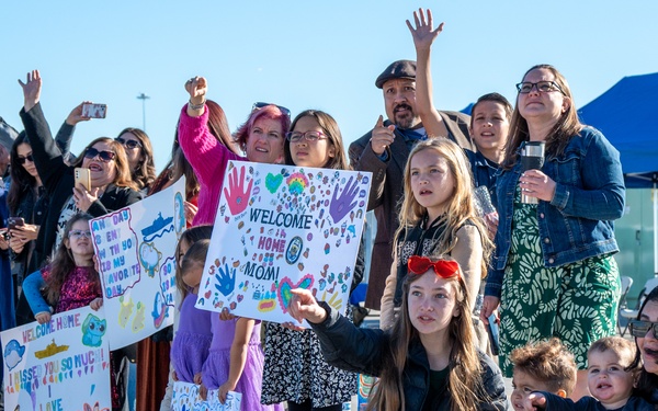 USS Pierre arrives at its new homeport