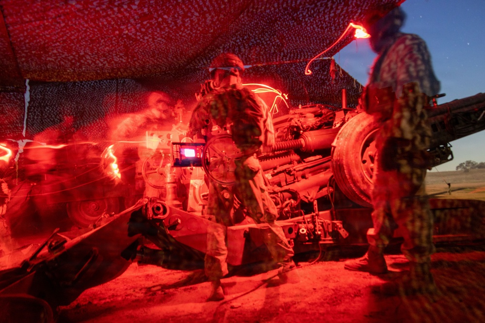 1st Bn., 11th Marines conduct night fire missions during Steel Knight 25