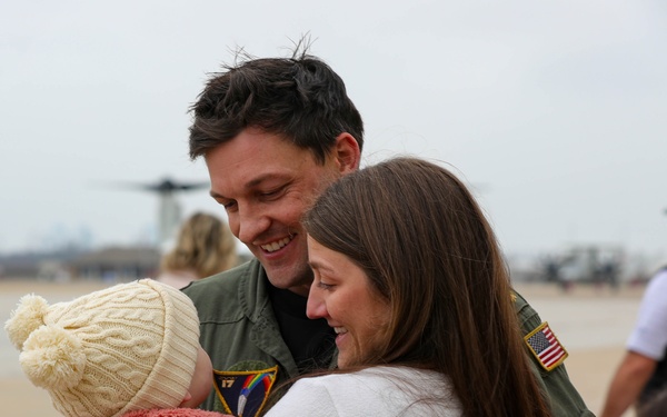 VAW-121 Comes home from deployment