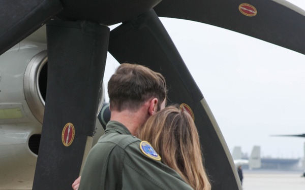 VAW-121 Comes home from deployment