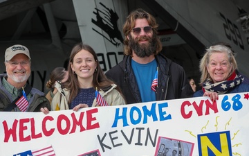 VAW-121 Comes home from deployment