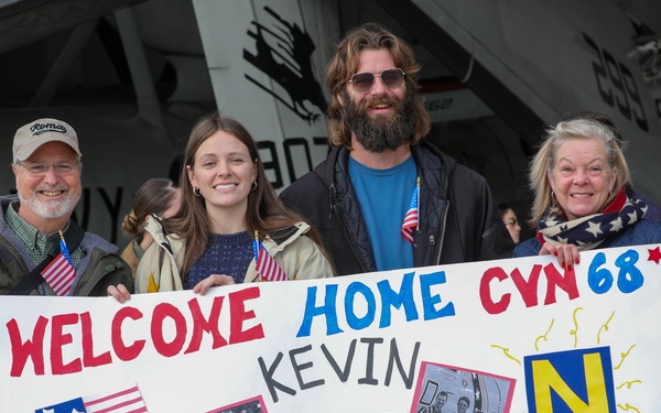 VAW-121 Comes home from deployment