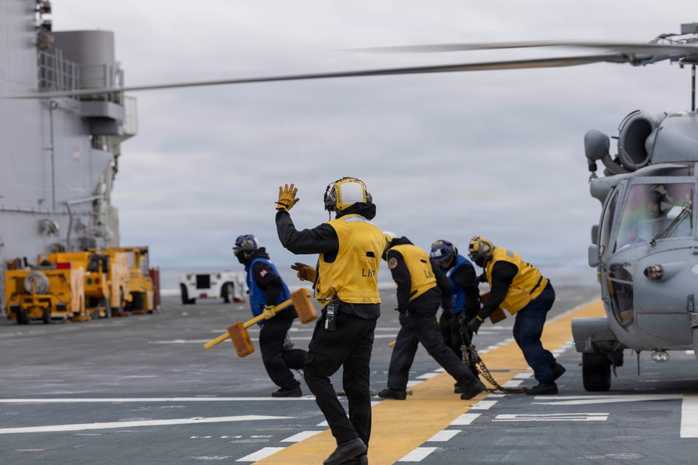 Kearsarge Conducts Flight Operations