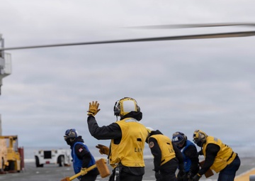 Kearsarge Conducts Flight Operations