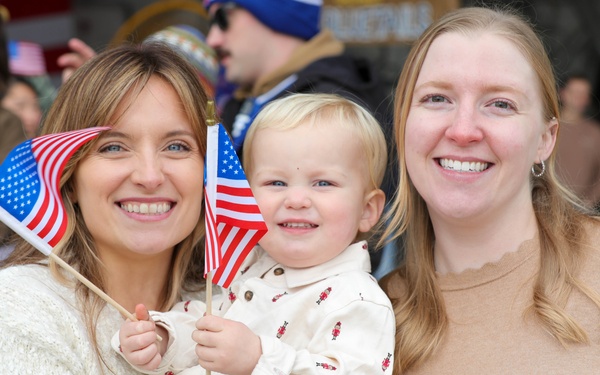 VAW-121 Comes home from deployment