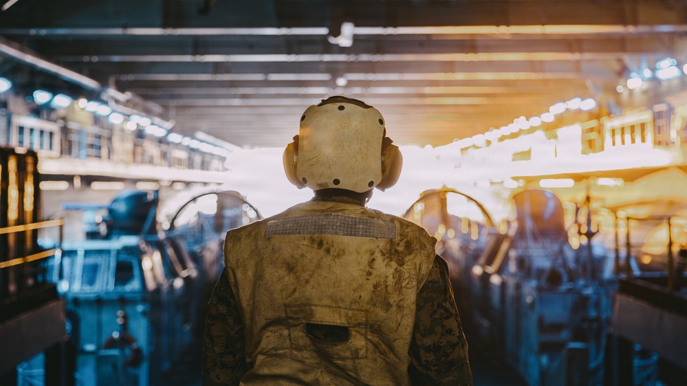 11th MEU Marines, Sailors Conduct Ship to Shore Movement