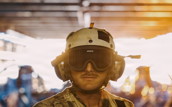 11th MEU Marines, Sailors Conduct Ship to Shore Movement