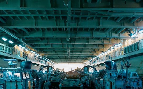 11th MEU Marines, Sailors Conduct Ship to Shore Movement