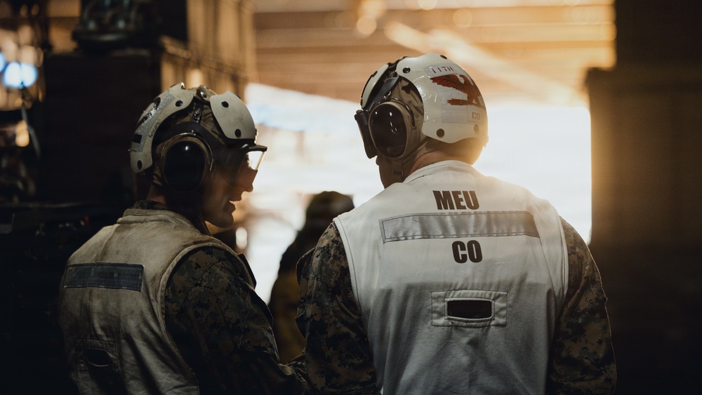 11th MEU Marines, Sailors Conduct Ship to Shore Movement