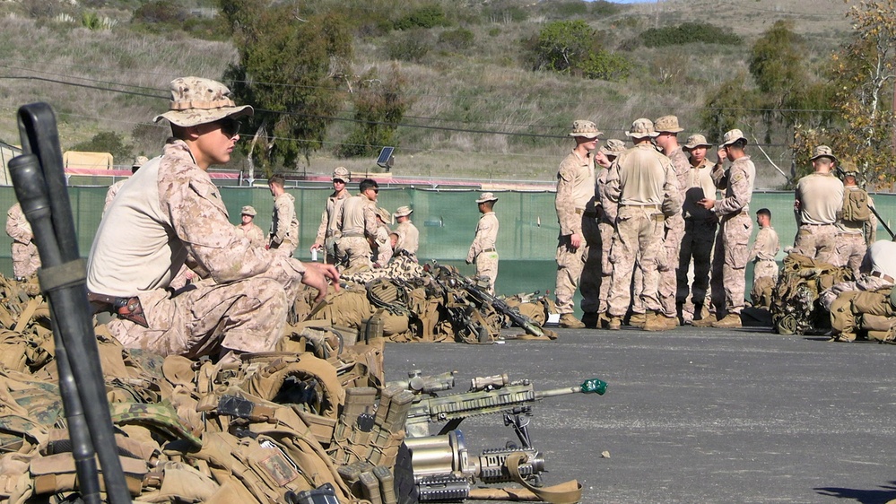 1st Bn., 5th Marines, simulates  helicopter landing field seizure during Steel Knight 25